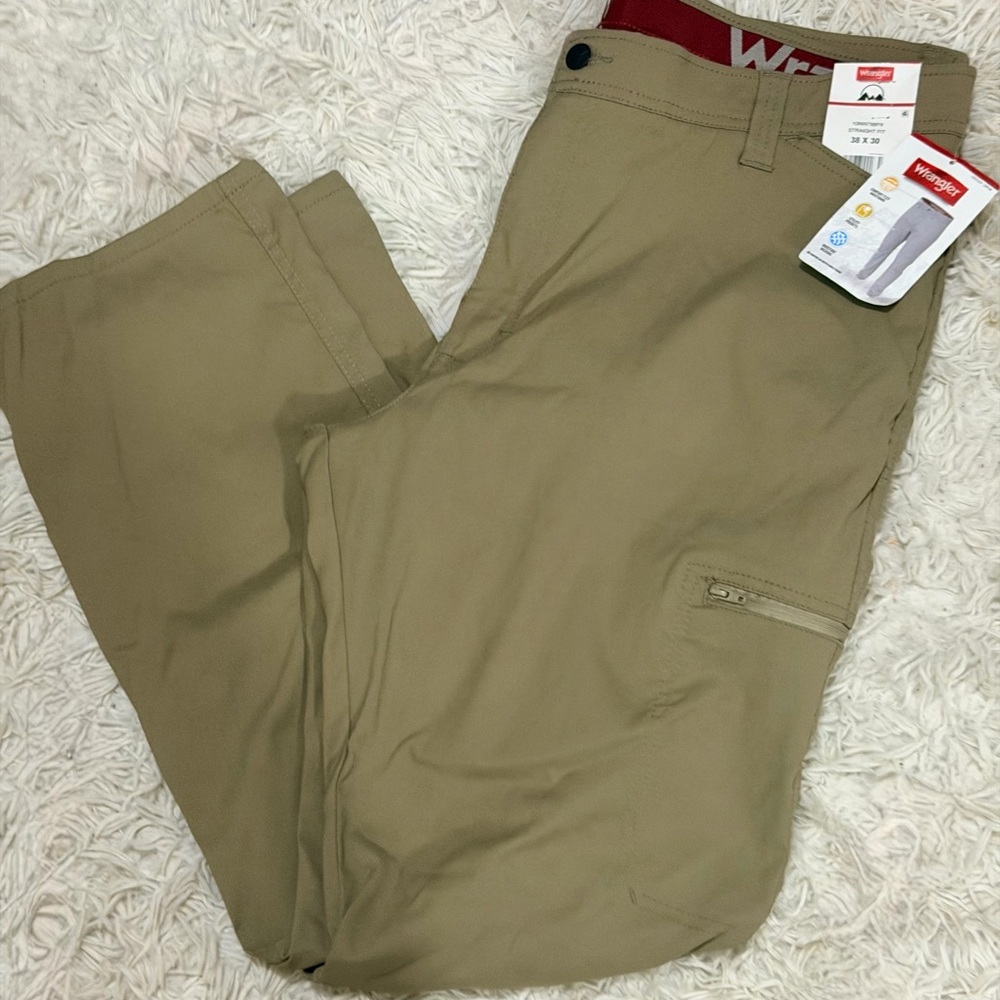Wrangler Men's Tan Cargo Performance Pants